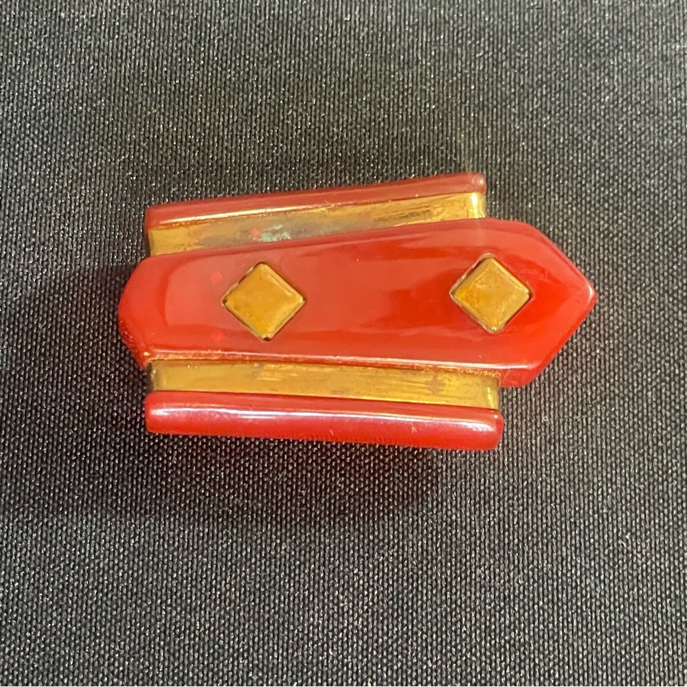 Vintage Bakelite Red Gold Tone Art Deco Fur/Scarf Clip